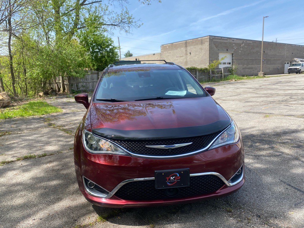 2018 Chrysler Pacifica Image 8