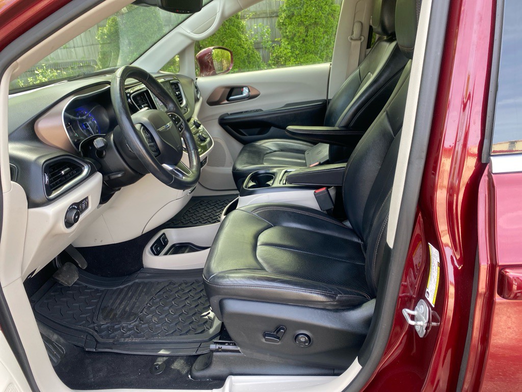 2018 Chrysler Pacifica Image 9