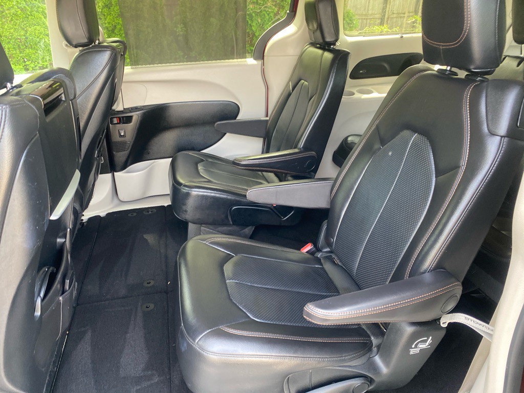 2018 Chrysler Pacifica Image 22