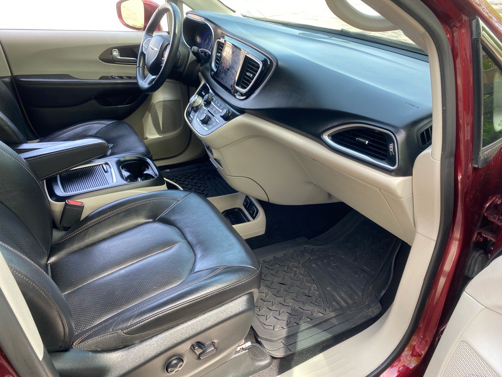 2018 Chrysler Pacifica Image 26