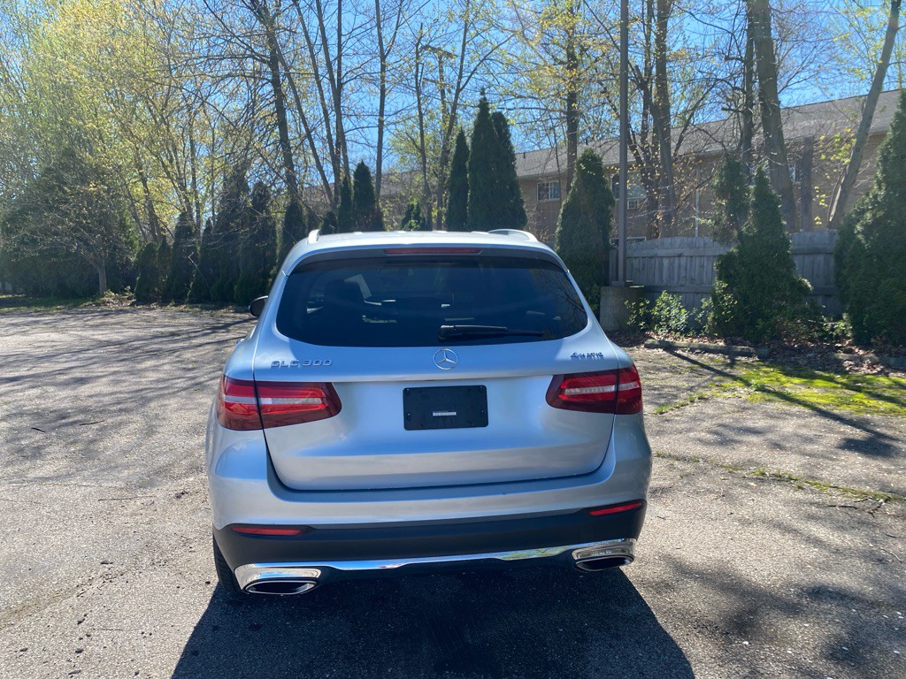 2017 Mercedes-Benz GLC-Class Image 4