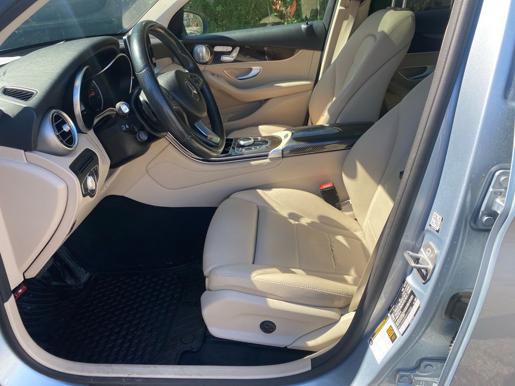 2017 Mercedes-Benz GLC-Class Image 10