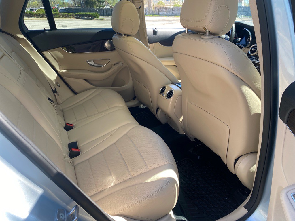 2017 Mercedes-Benz GLC-Class Image 24