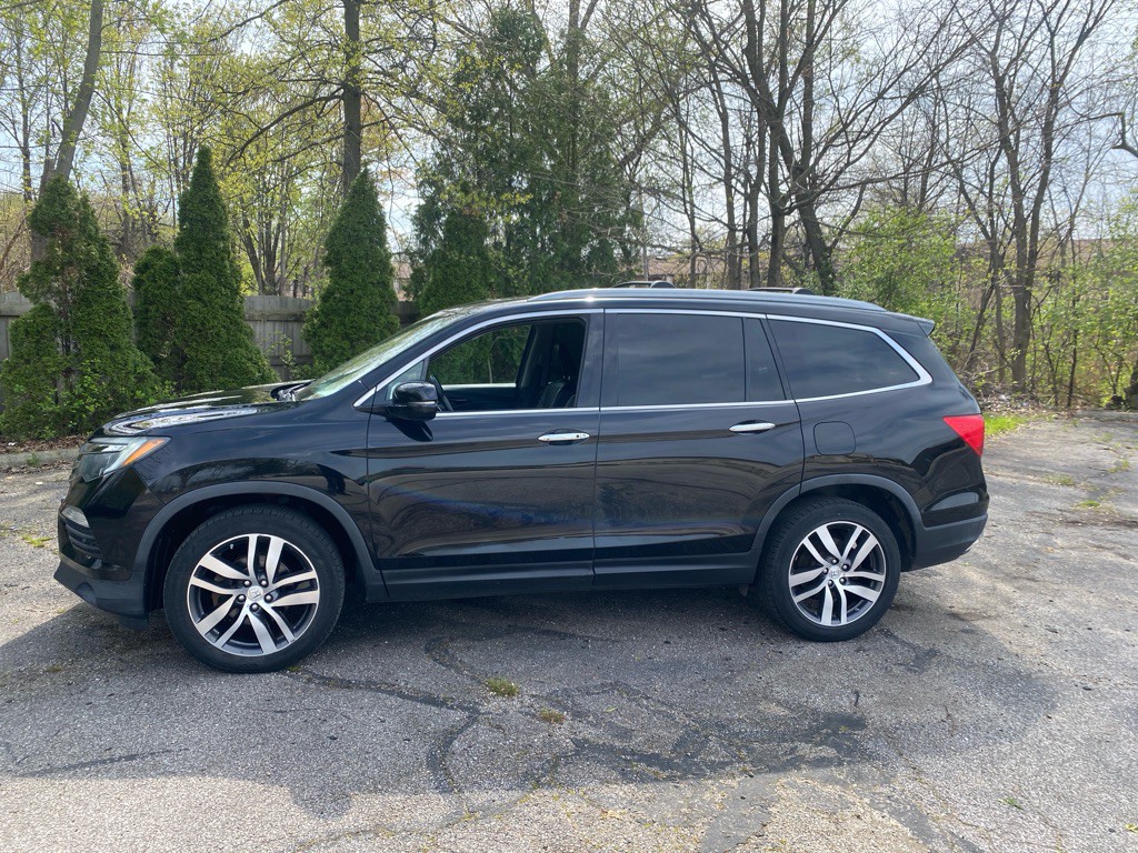 2017 Honda Pilot Image 2