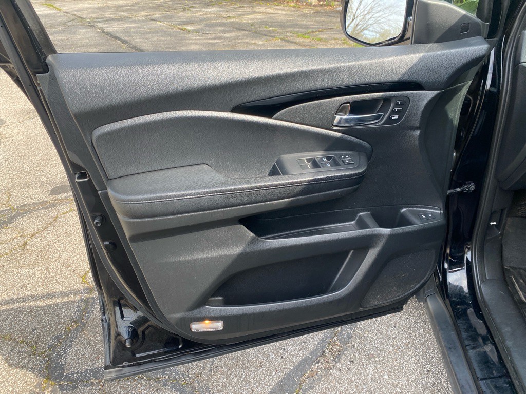 2017 Honda Pilot Image 11