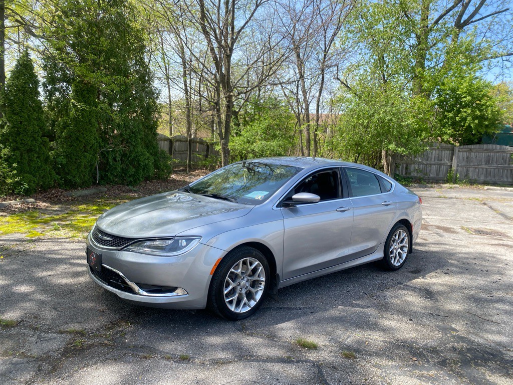 2016 Chrysler 200 Image 1