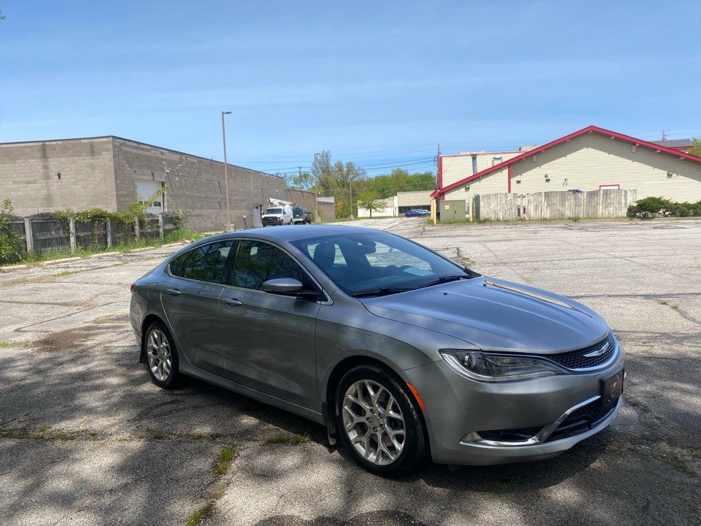 2016 Chrysler 200 Image 6