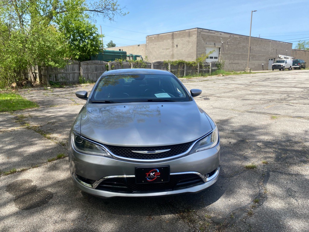2016 Chrysler 200 Image 7