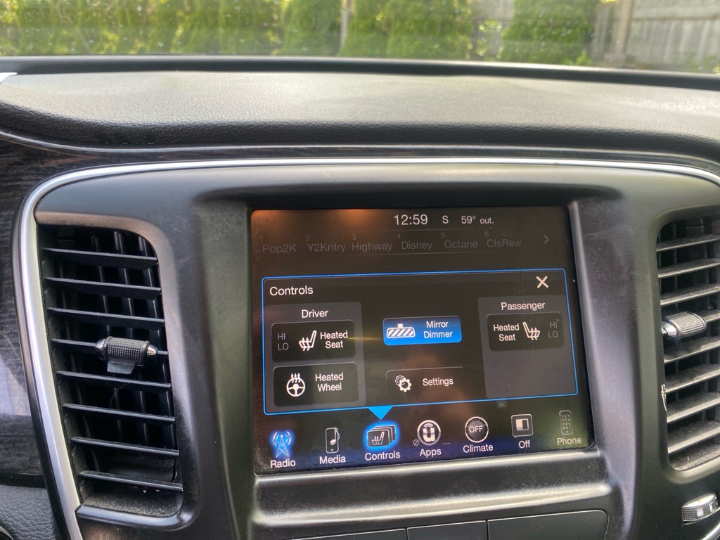 2016 Chrysler 200 Image 13
