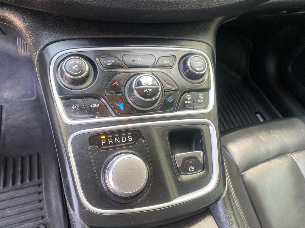 2016 Chrysler 200 Image 15