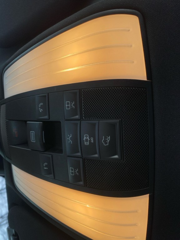 2010 Mercedes-Benz E-Class Image 19