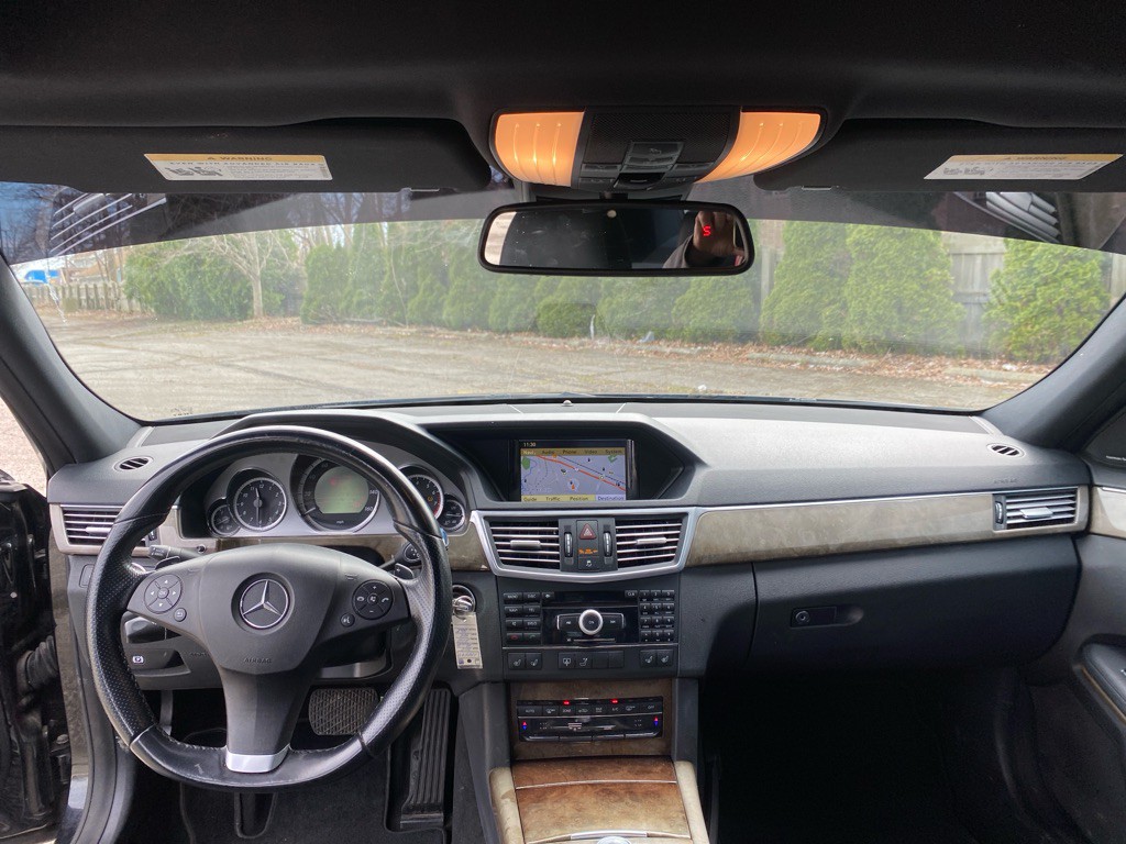 2010 Mercedes-Benz E-Class Image 20