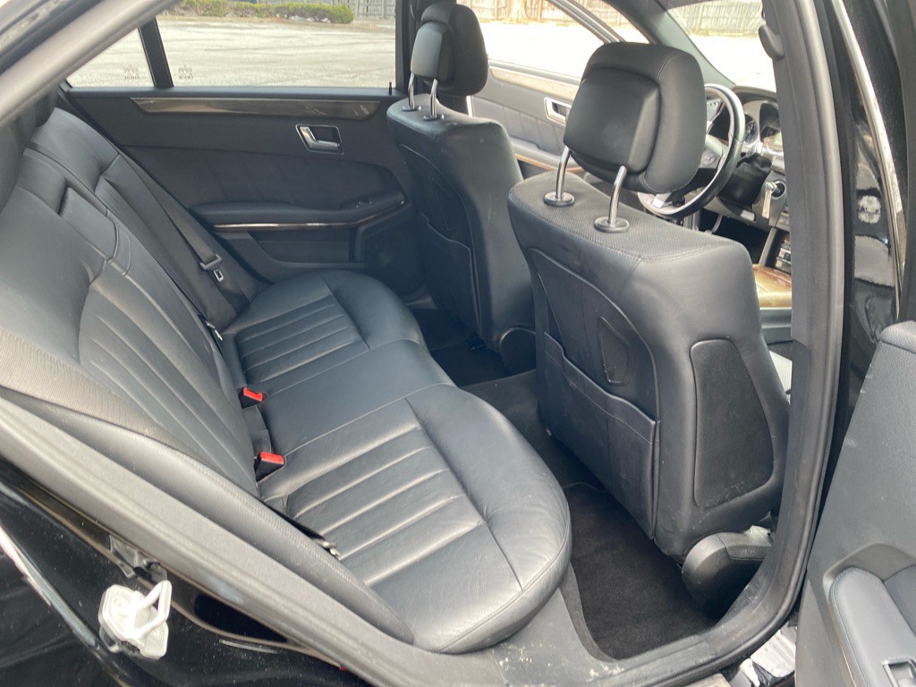 2010 Mercedes-Benz E-Class Image 24