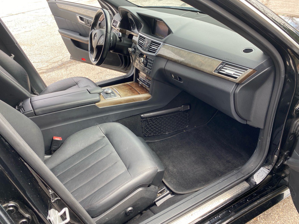 2010 Mercedes-Benz E-Class Image 26