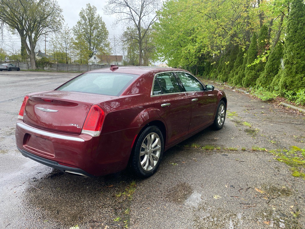 2016 Chrysler 300 Image 5