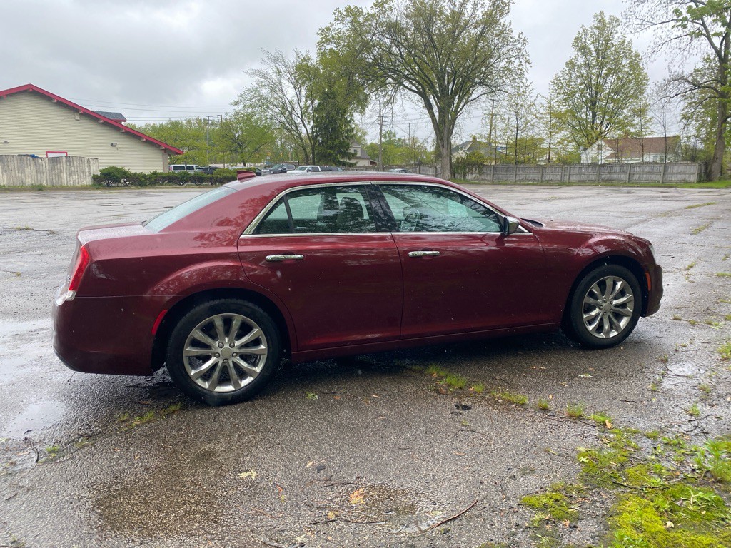 2016 Chrysler 300 Image 6