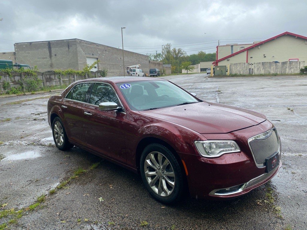 2016 Chrysler 300 Image 7