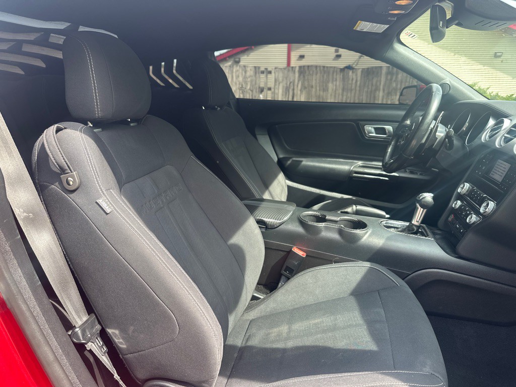 2019 Ford Mustang Image 9