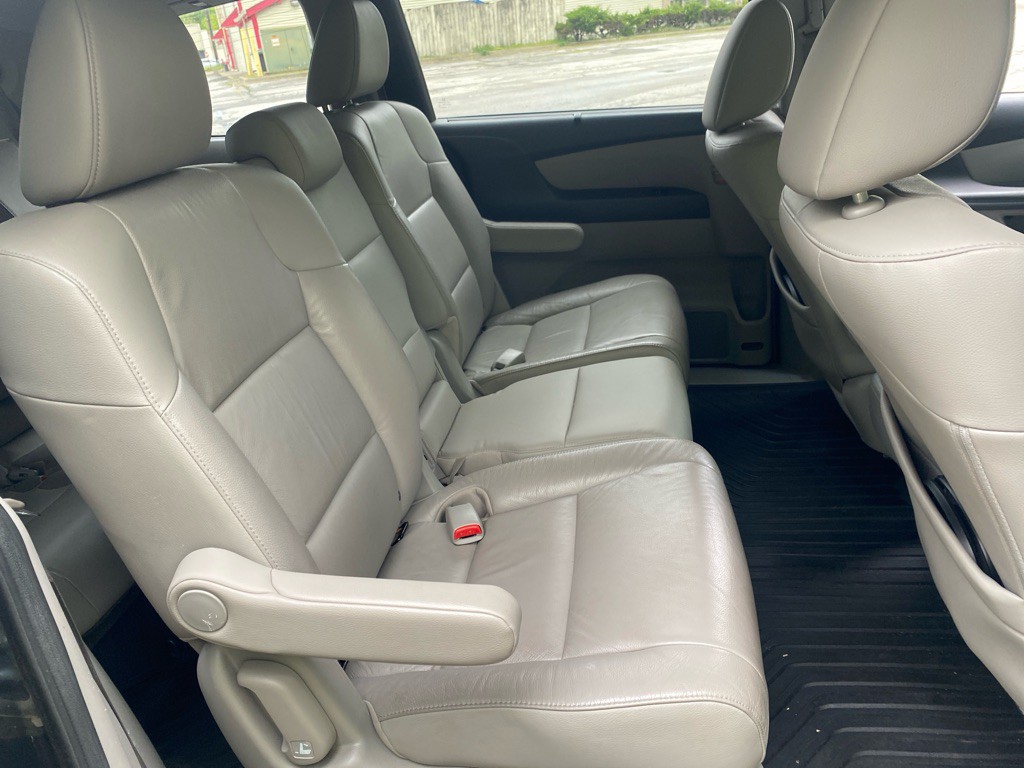 2012 Honda Odyssey Image 24