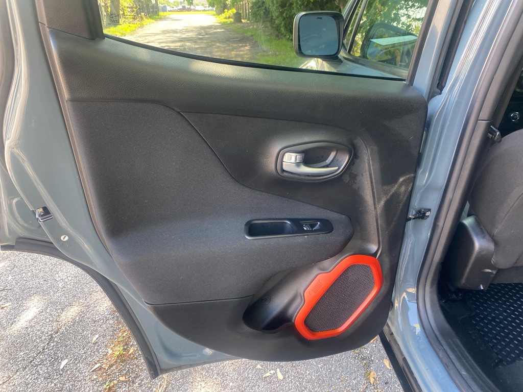 2018 Jeep Renegade Image 18