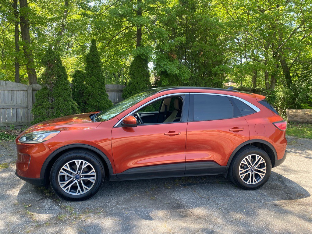 2020 Ford Escape Image 2