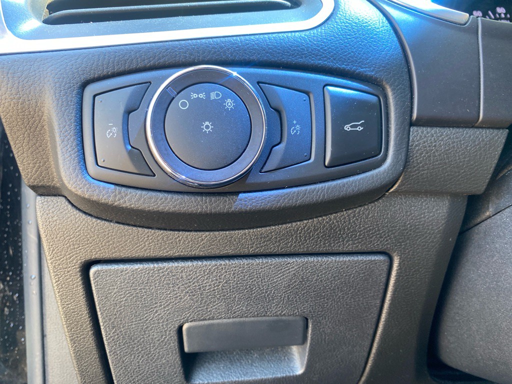 2016 Ford Edge Image 12