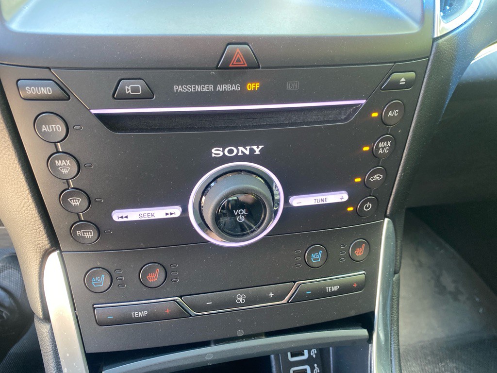2016 Ford Edge Image 16