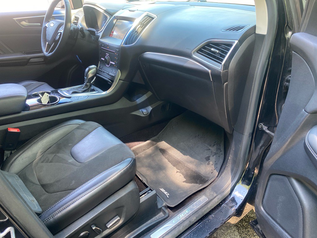 2016 Ford Edge Image 24