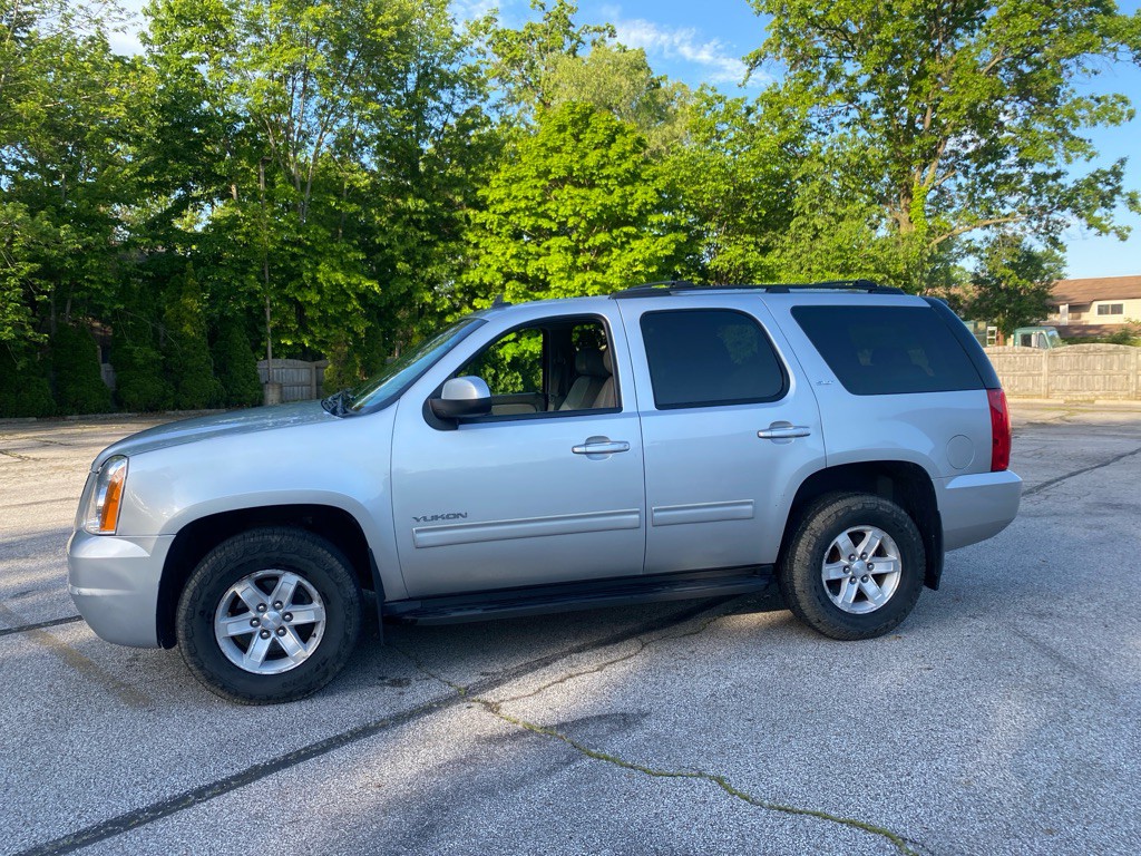 2012 GMC Yukon Image 2
