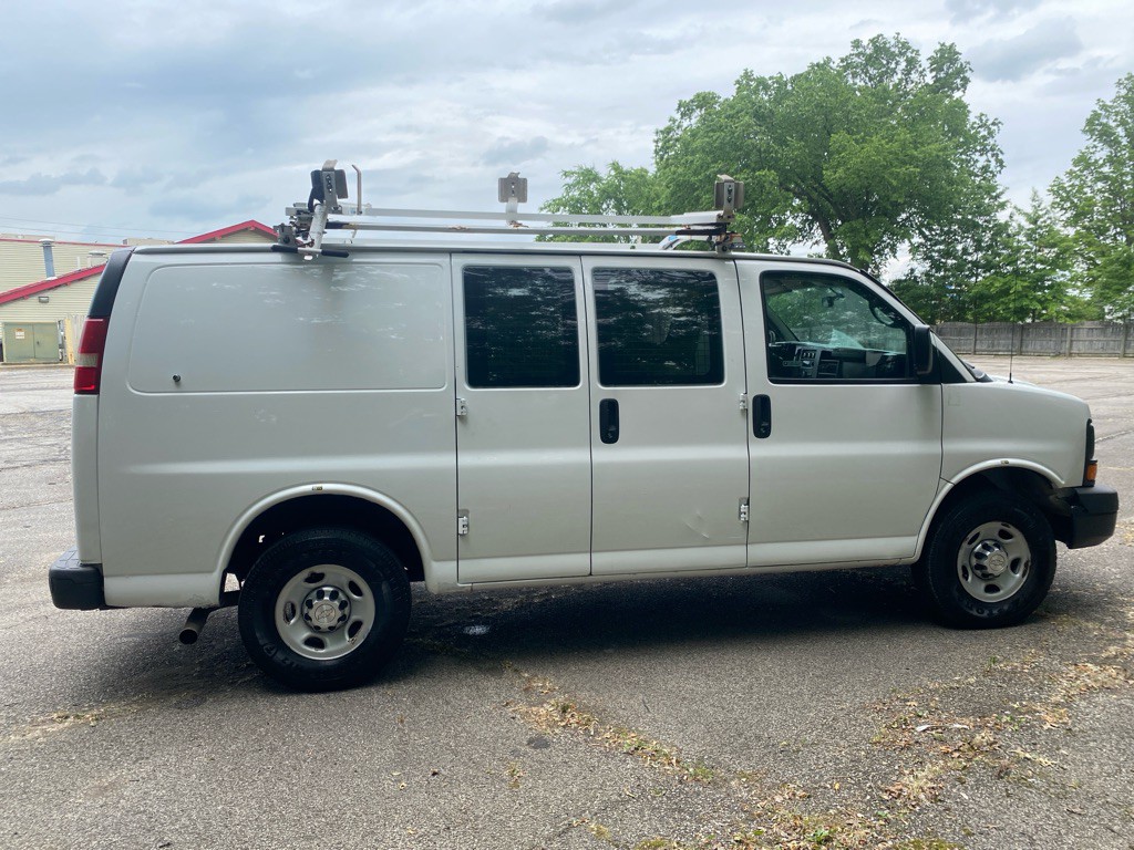 2015 Chevrolet Express Image 6