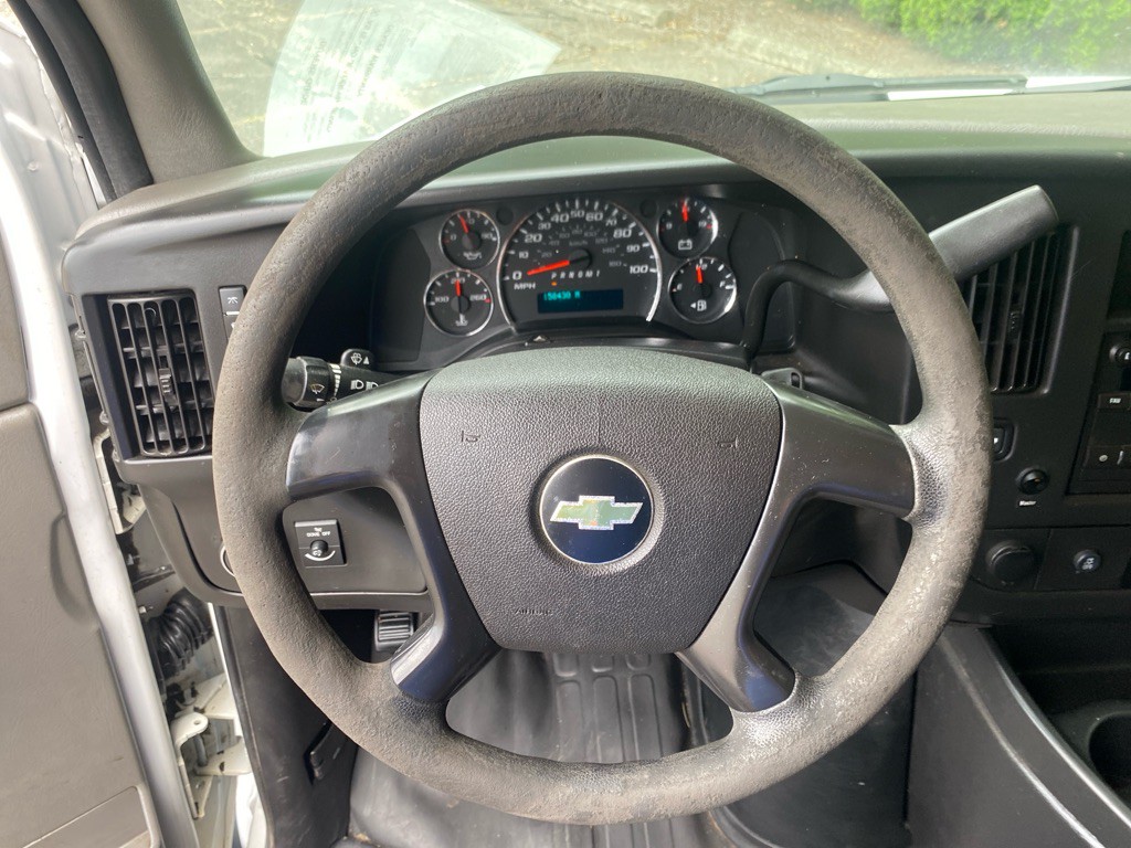 2015 Chevrolet Express Image 11