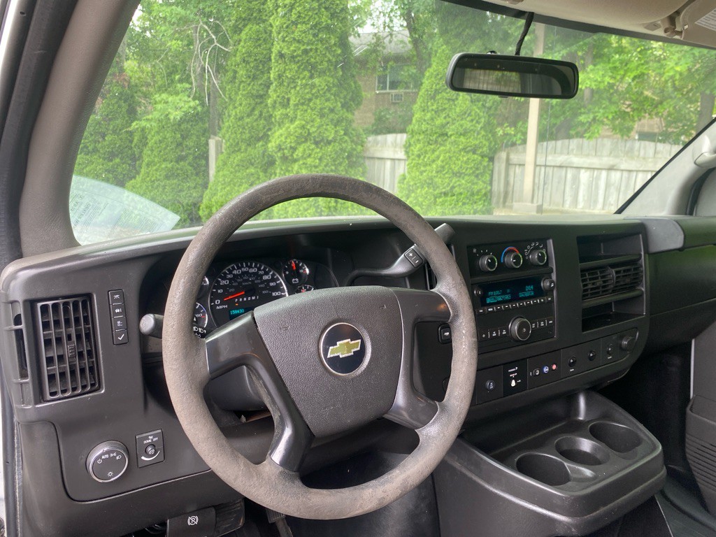 2015 Chevrolet Express Image 14