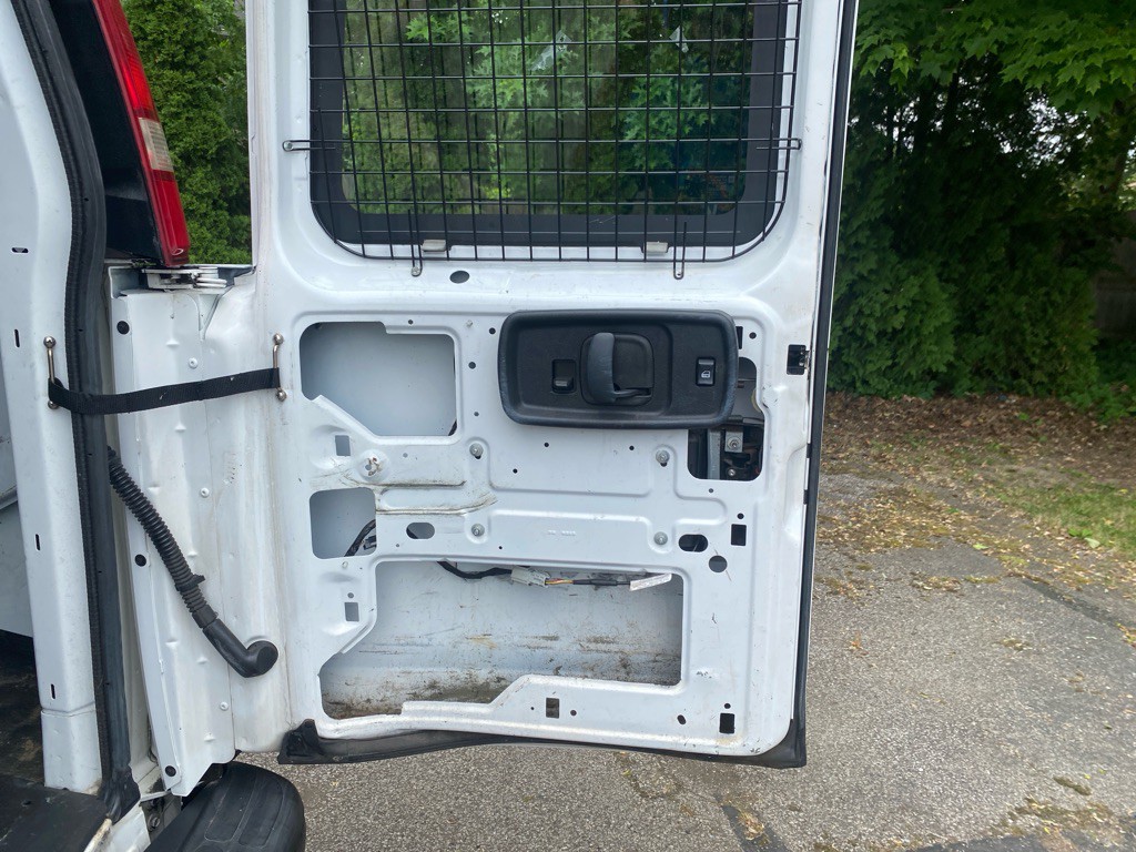 2015 Chevrolet Express Image 17