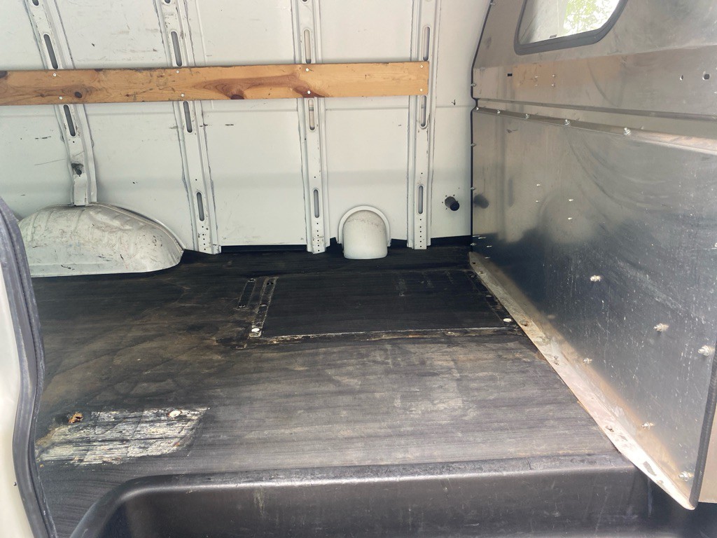 2015 Chevrolet Express Image 18