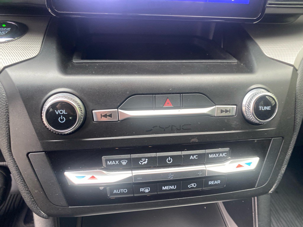 2020 Ford Explorer Image 15