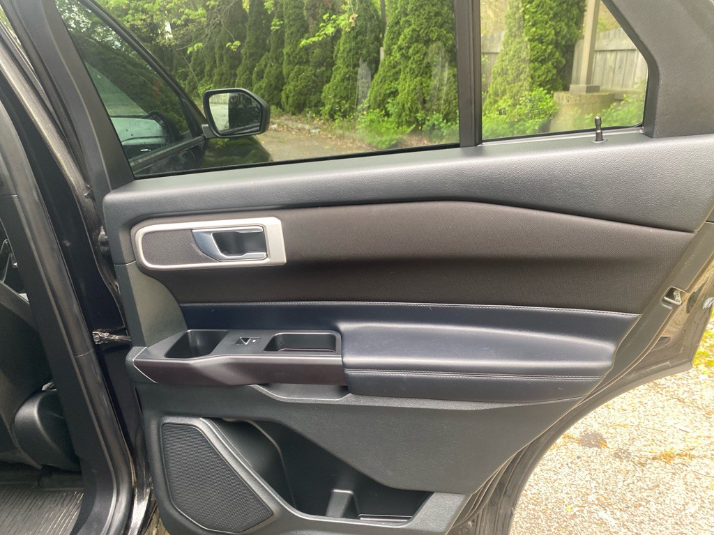 2020 Ford Explorer Image 24