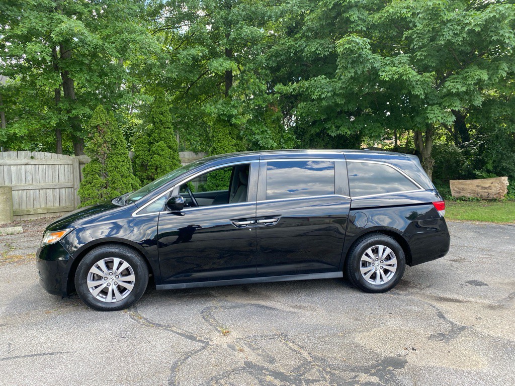 2017 Honda Odyssey Image 2
