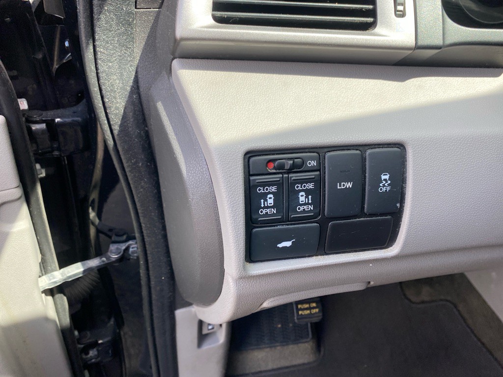 2017 Honda Odyssey Image 12