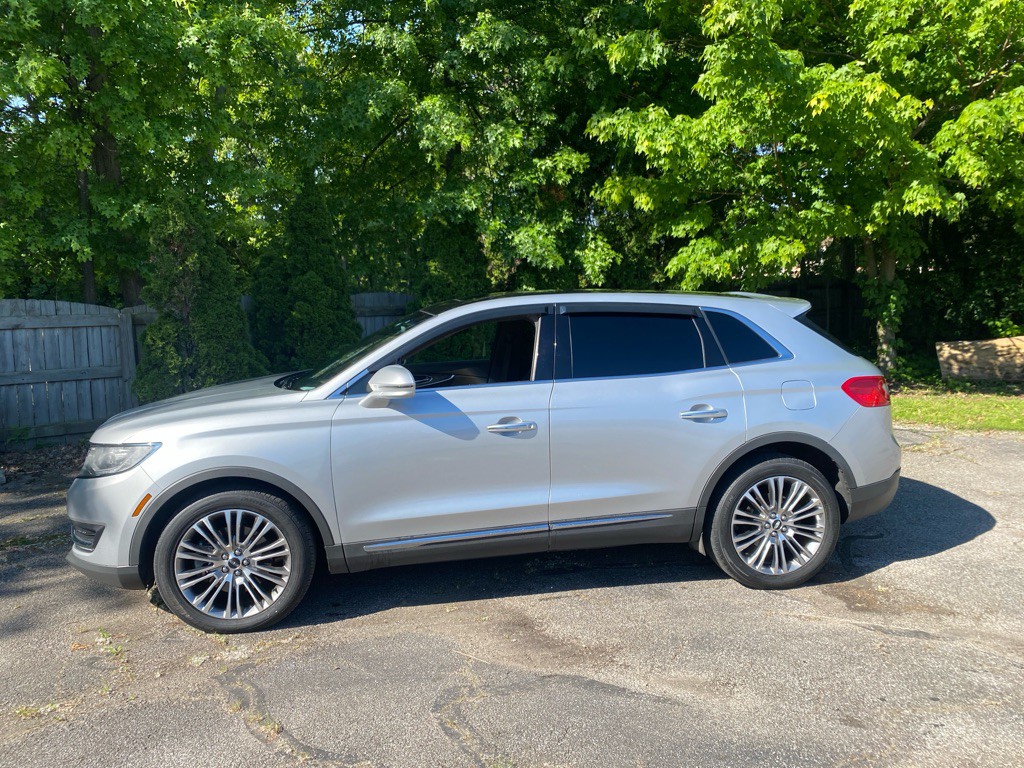 2016 Lincoln MKX Image 2