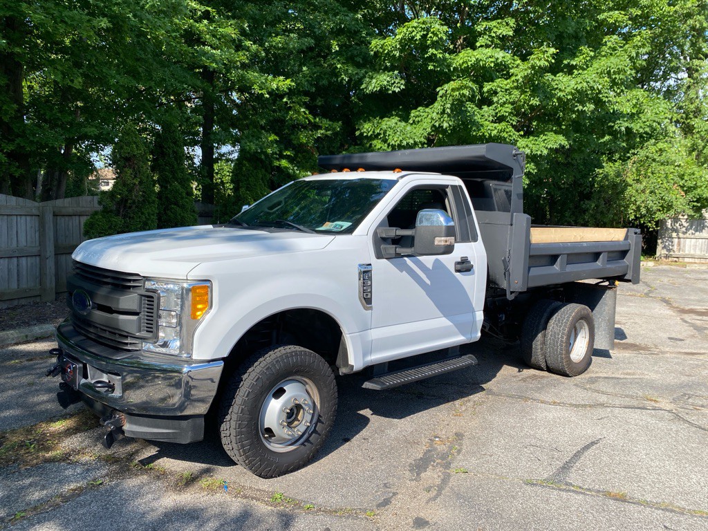 2017 Ford F-350 Image 1