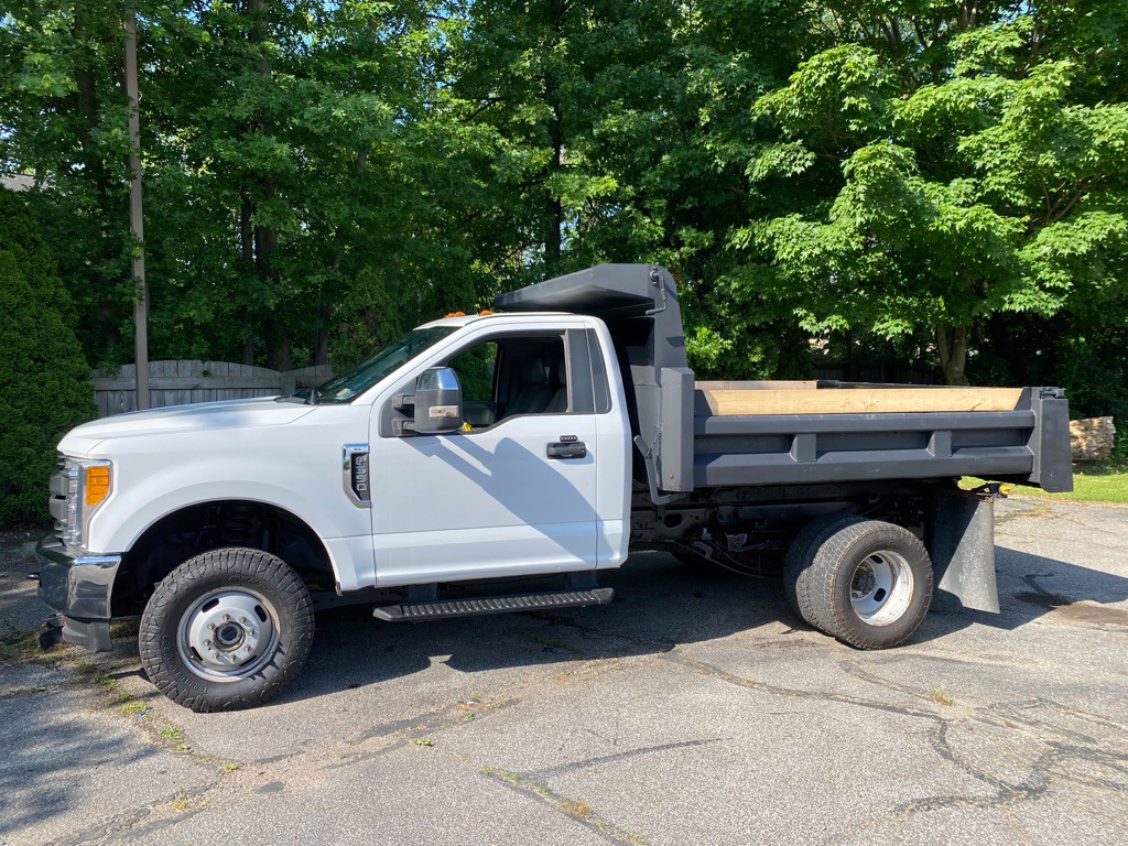 2017 Ford F-350 Image 2