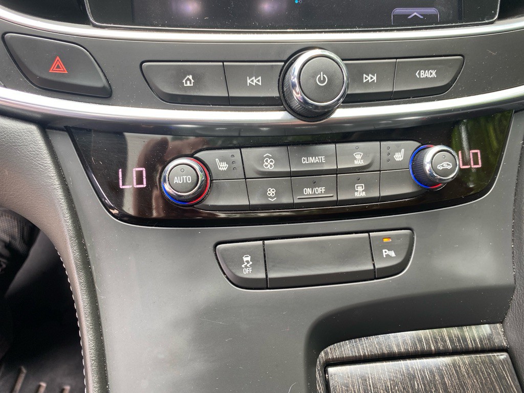 2017 Buick Lacrosse Image 16