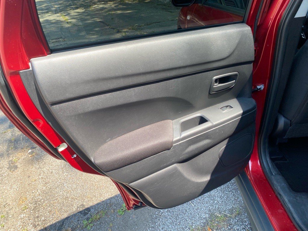 2013 Mitsubishi Outlander Image 17