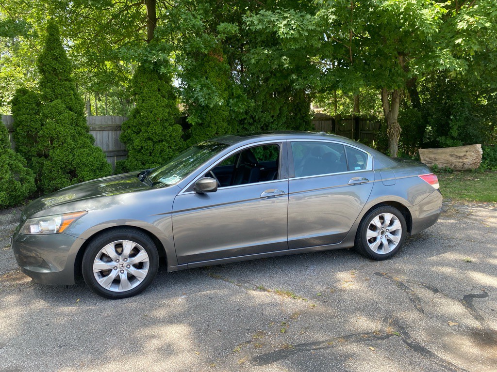 2010 Honda Accord Image 2