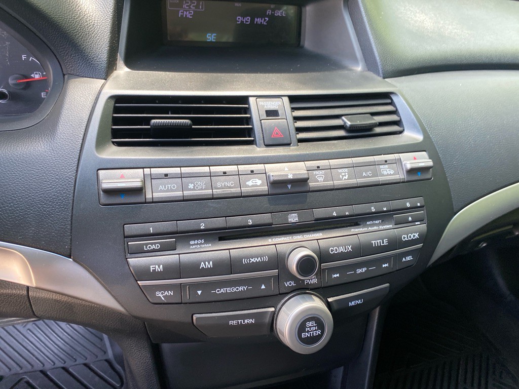 2010 Honda Accord Image 15