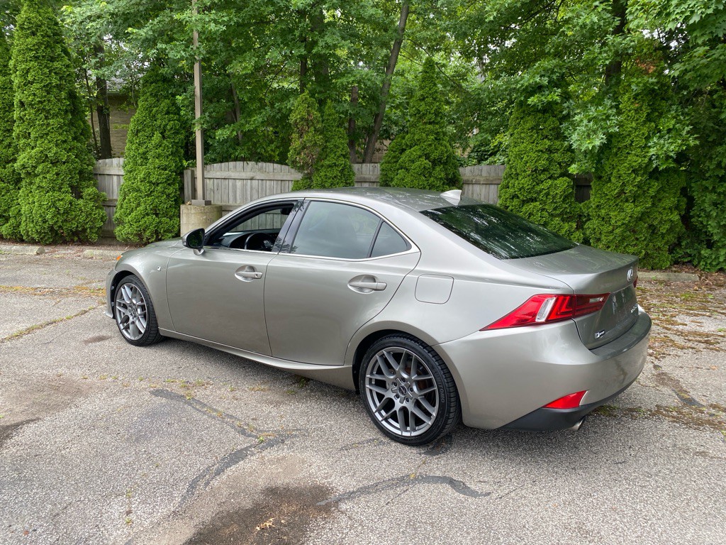 2015 Lexus IS Image 3