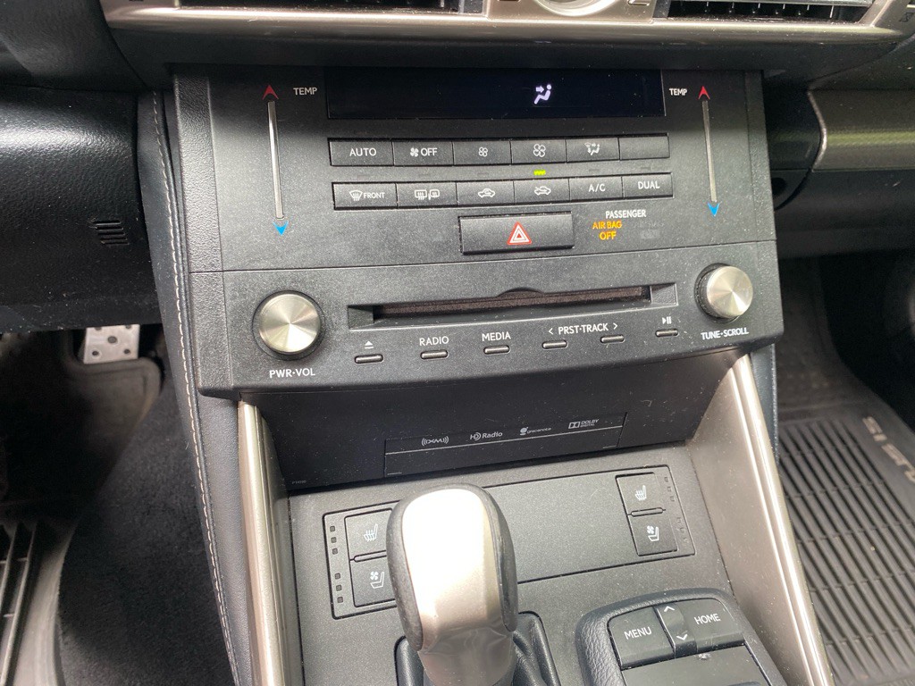 2015 Lexus IS Image 15