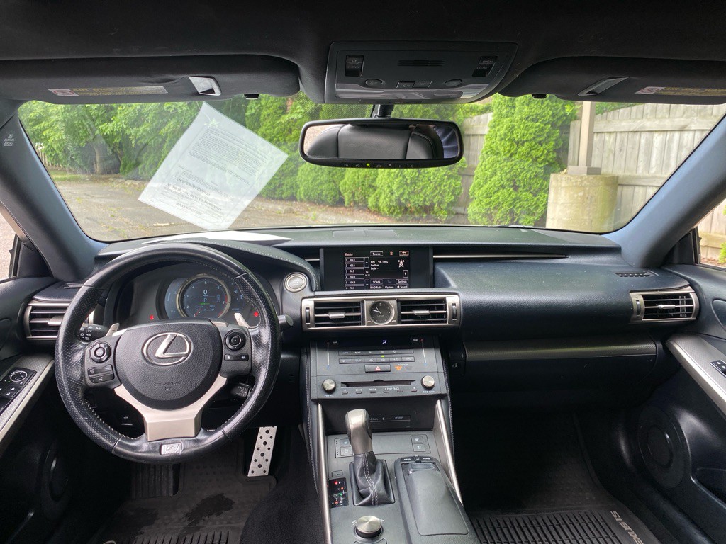 2015 Lexus IS Image 19