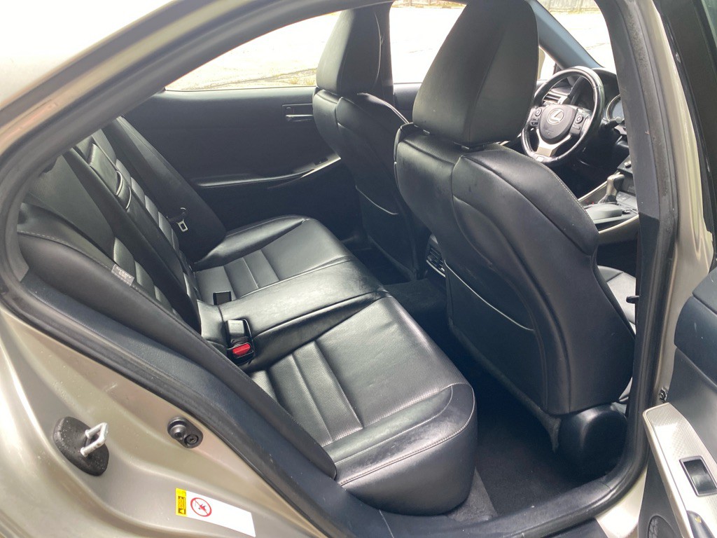 2015 Lexus IS Image 23