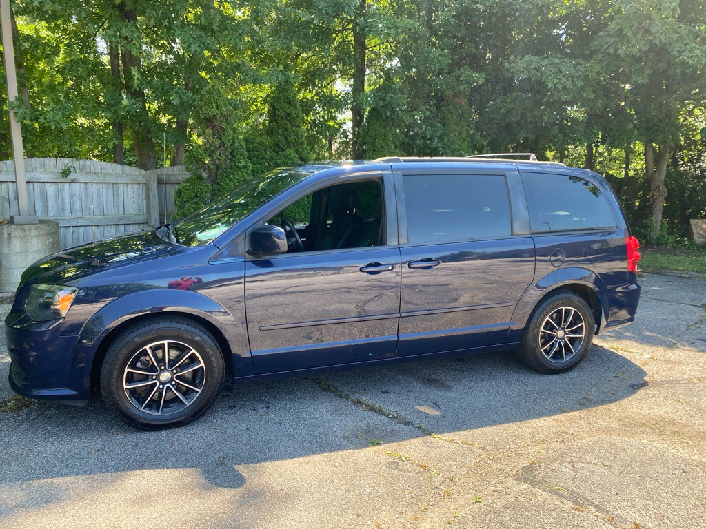 2016 Dodge Grand Caravan Image 2